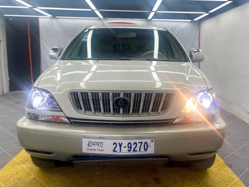 Lexus Rx300 ឆ្នាំ01 លក់បន្ទាន់