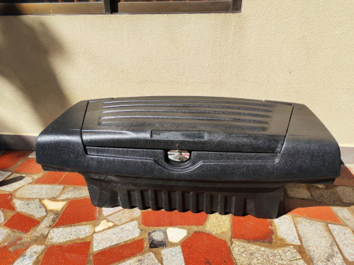 Pickup truck luggage box
