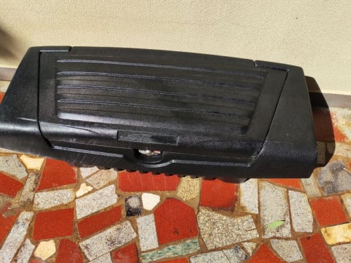 Pickup truck luggage box
