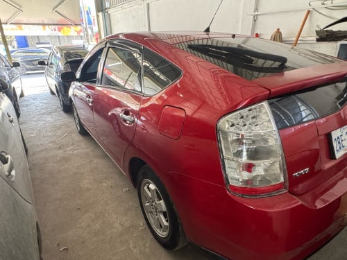 Prius 2007 half full