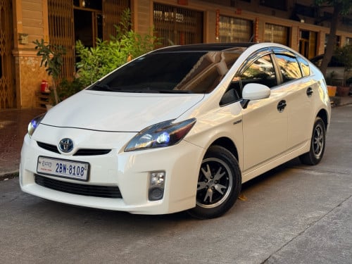 Prius 2010 option4 សូឡា​ ក្នុងលឿង​