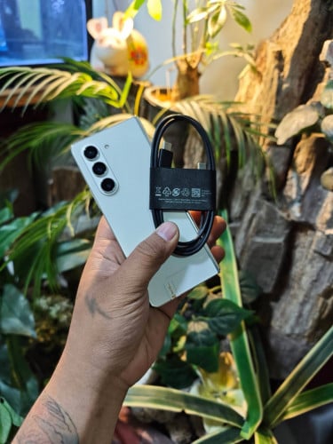 Samsung galaxy Z fold 5 /ram12/512G/(Sim1+Esim)