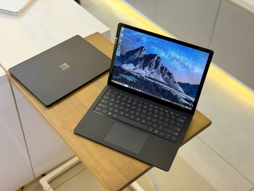 Surface Laptop 3 ( 99% )CPU Corei7-10th , RAM 16GB, SSD 256GB, 2K Touch Screen