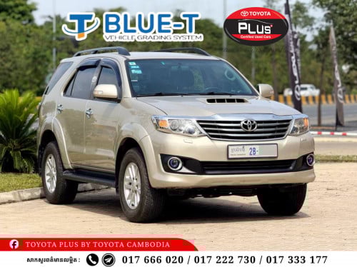 TOYOTA FORTUNER 2014