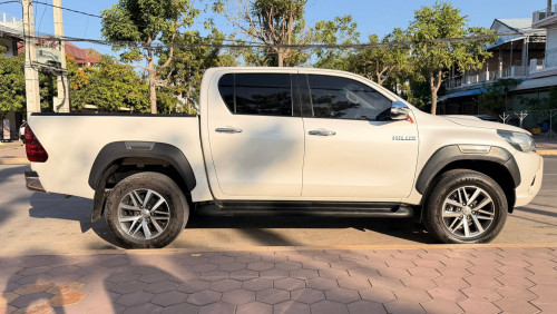 Toyota Hilux Revo 2017