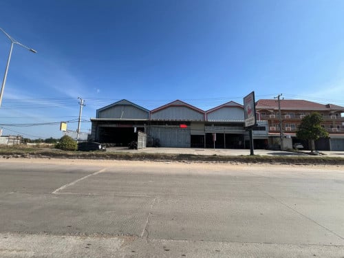 ឃ្លាំងសម្រាប់ជួលផ្លូវទំនប់កប់ស្រូវ