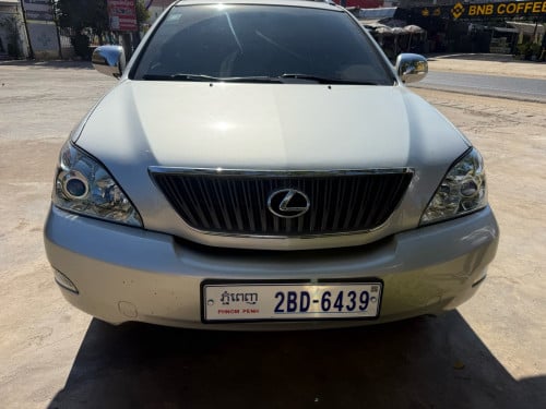 ឡានលក់ស្អាតខ្លាំងប៉ុងមួយម្ចាស់ដេីមទីមួយ