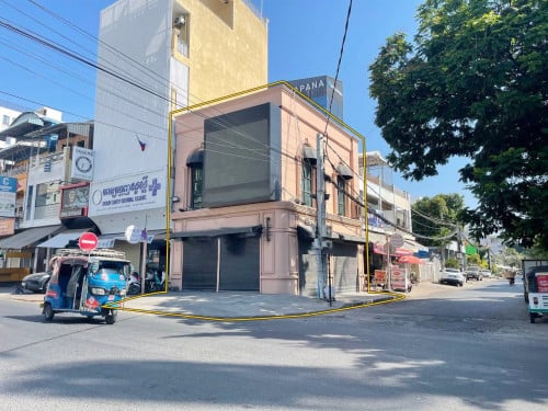 ផ្ទះកែងសម្រាប់ជួល នៅចតុមុខ