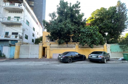 ផ្ទះវីឡាសម្រាប់ជួល នៅសង្កាត់ចតុមុខ