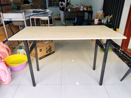 តុម៉ាបបត់ជើង