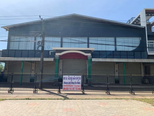 ផ្ទះ ឃ្លាំង ដីធំ សំរាប់លក់ រឺជួល