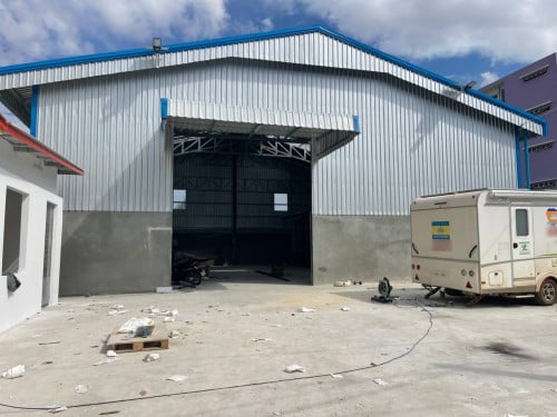 ឃ្លាំងសំរាប់ជួលនៅក្រាំងធ្នង់