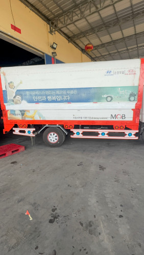 ឡានទូស្លាបសំរាប់ជួល