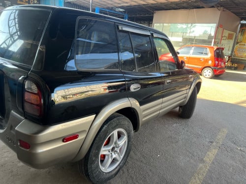 រថយន្ដទើបកាតបានថ្មីៗ