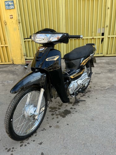 ម៉ូតូសាណុំសុីន