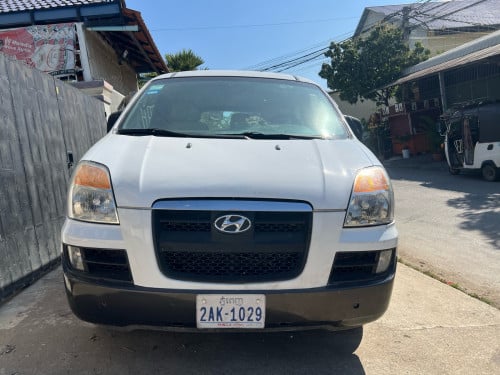 ឡានសានំុឃ្លាំ