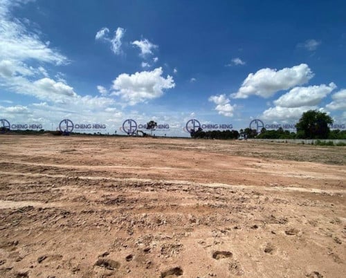 ដីសម្រាប់ជួលនៅកំពូល R-400