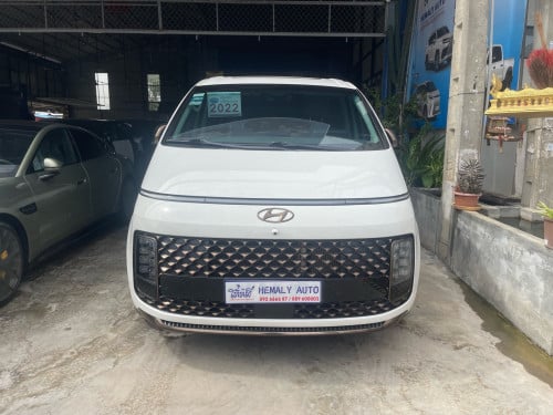 #Hyundai STARIA VIP 7 កៅអី Auto Seats 2022 top Options •Engine : Diesel
