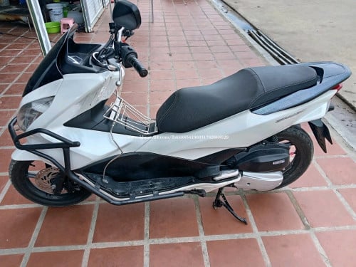 ម៉ូតូលក់ pcx ជប៉ុនសុទ្ធ 1,400 ដុល្លារ ចរចា  ម្ចាស់ជិះផ្ទាល់