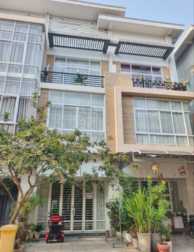 ផ្ទះអាជីវកម្មសម្រាប់ជួល | Shophouse for Rent