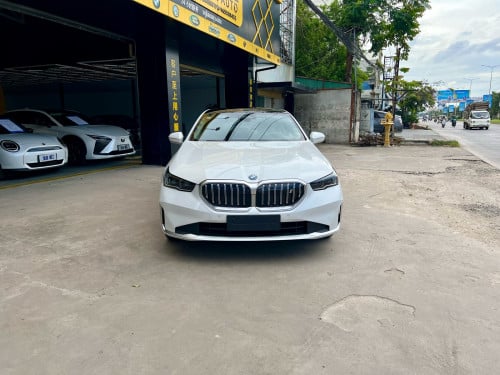 🚘 BMW I5 e-Drive35L EV 2024