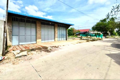 ឃ្លាំងជួល​នៅសែនសុខ Warehouse for Sale at Sen Sok