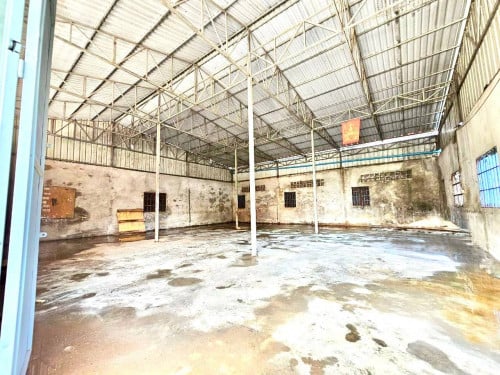 ឃ្លាំងជួល​នៅសែនសុខ Warehouse for Sale at Sen Sok