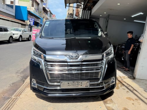 2022 Toyota GRANVIA VIP Premium ទឹកថ្នាំ​សុីន១ជុំ​ , ម្ចាស់ដេីម