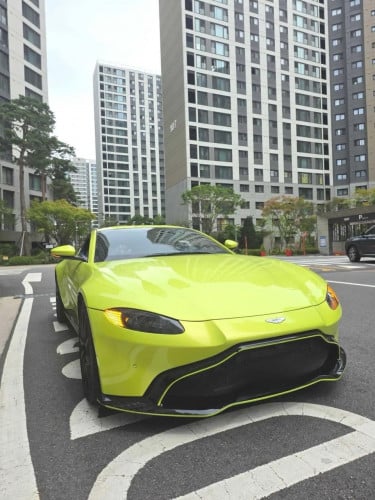 Aston Martin Vantage Coupe 2019
