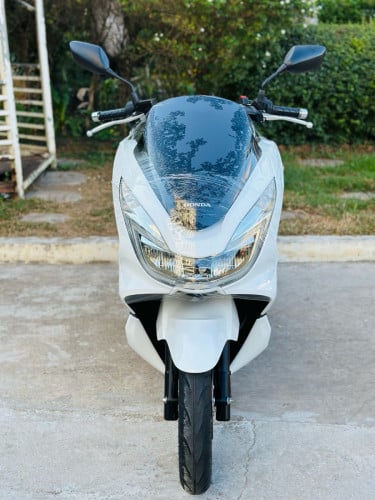 Honda PCX016ស្មាតឃីកម្លាំង150ccម៉ាសុីនតាន់ហាប់នែនស្ងាត់ជិះស្រួលស្ទុះខ្លាំងមិនលាន់មិនហុយមានពន្ធ