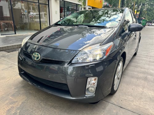 Prius 010 full option 5 Advence មានអូតូផាកឃីង ពូកស្បែកស៊ីន ម៉ាស៊ីនត្រជាក់កំចាត់មេរោគ កំដៅពូក
