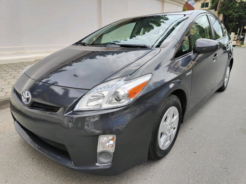 Prius 011 Options 3 16មុឺនម៉ាយហ្សុីន ខាងក្នុងសទឹកដោះគោ