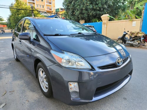 Prius 011 Options 4 16មុឺនម៉ាយហ្សុីន ខាងក្នុងសទឹកដោះគោ