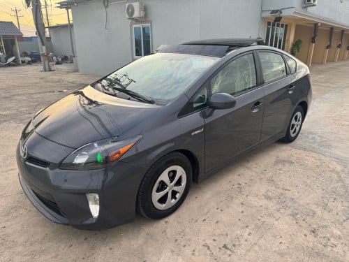 Prius 2012 sorla option 3 full  លក់ឡានថ្មីឡានស្អាតលក់តំលៃចរចាបានអត់បុកអត់ច្រះឡានមូលមានសេវារំលោះ