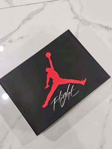 Resell Jordan Retro White Cement 150$