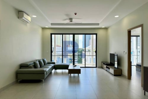 Spacious 3 Bedrooms Apartment for Rent in Tonle Bassac near Independence Monument