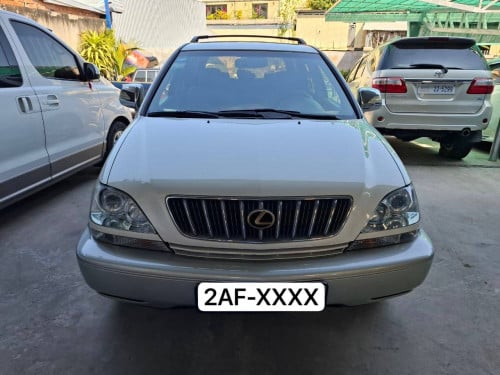 Toyota Lexus RX300 2001 p2