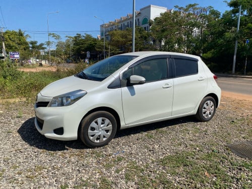 Toyota Vitz 013 smart 10200ចចារ