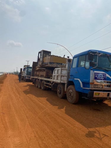 លក់ឡានដឹកគ្រឿងចក្រ១