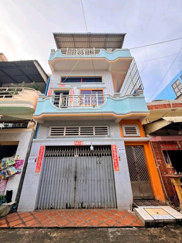 ផ្ទះលក់បន្ទាន់ភូមិសាមគ្គី មានចំណូលស្រាប់ជិតផ្សារ ទីប្រជុំជន