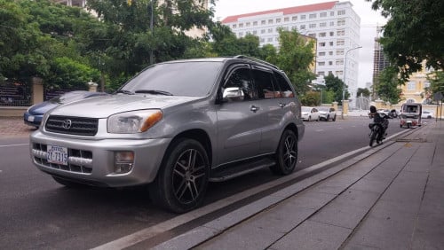 លក់​ដូរ​សារី