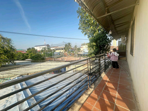 ផ្ទះជួល ក្រុងតាខ្មៅ (130$)