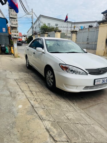 បាឡែន 2002 le abs ក្នុងលឿង ឡានមើលបាននៅចោមចៅ