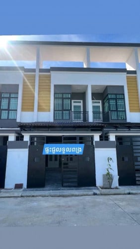 #វីឡាកូនកាត់ជួល (នៅបុរីរំចេកទួលពង្រ)- តំលៃ 270$/ខែ