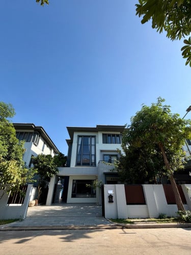 វិឡាក្នុងបុរី Chip Mong Park Land 598 លក់ប្រញាប់តម្លៃពិសេស