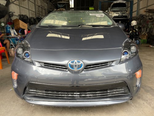 ឡានលក់​ Pruis 012  ពណ៌ប្រផេះ​ ក្នុងសរ​  ក្រដាស់​ពន្ធថ្មី​ អេមណាស់​បងៗ  តម្លៃ  18000$ ចចារ