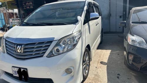 ALPHARD 2012 auto 03 ពណ៌​សរ​ក្នុង​លឿង​ មាន​កៅអី​ម៉ាស្សា​VIP