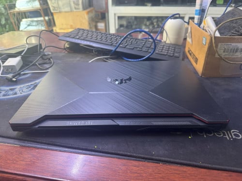 Asus Fx506 Gaming Core I 5  (10300H)Ram 8 G ssd 512G sVGA 1650 screen 15.6