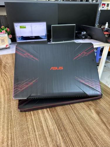 Asus TUF FX504E i7