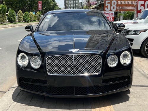 Bently flying Spur 2015​ V8 Fulloption
